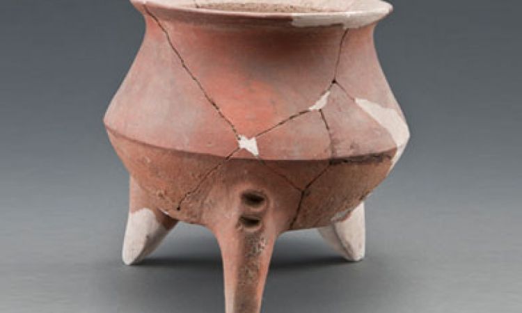 新石器时代大汶口文化红陶鼎